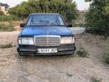 Mercedes 230 E-1