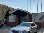 Mercedes E 220-2