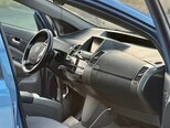 Toyota Prius-12