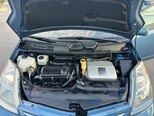 Toyota Prius-13