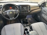 Mitsubishi L200-13