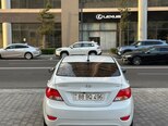 Hyundai Accent-2