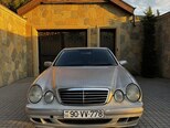 Mercedes E 270-1