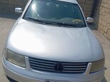 Volkswagen Passat-1