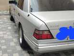 Mercedes 220 E-6