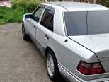 Mercedes 220 E-2