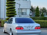 Mercedes E 240-6