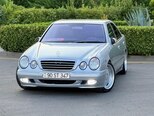 Mercedes E 240-1