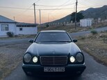 Mercedes E 240-1