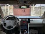Mercedes E 240-5
