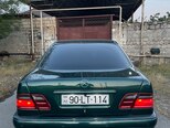 Mercedes E 240-4