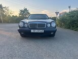 Mercedes E 240-1