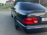 Mercedes E 240-5