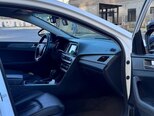Hyundai Sonata-12