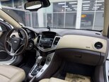 Chevrolet Cruze-12