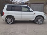 Mitsubishi Pajero io-3