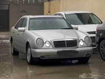 Mercedes E 200-1