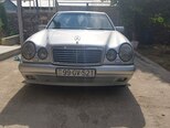 Mercedes E 200-1