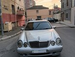 Mercedes E 220-1