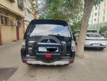 Mitsubishi Pajero-2