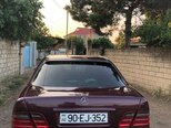 Mercedes E 240-2