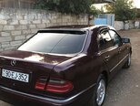 Mercedes E 240-3