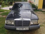Mercedes 230 E-1