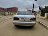 Mercedes E 220-2