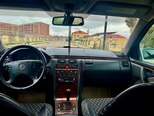 Mercedes E 220-3
