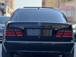 Mercedes E 280-8