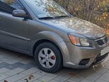 Kia Rio-5