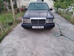 Mercedes 230 E-1