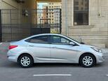 Hyundai Accent-12