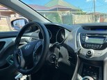 Hyundai Elantra-8