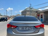 Hyundai Elantra-4