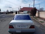 Mercedes 220 E-2
