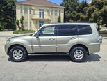 Mitsubishi Pajero-2