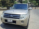 Mitsubishi Pajero-6