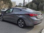 Hyundai Elantra-8