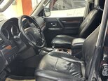 Mitsubishi Pajero-12