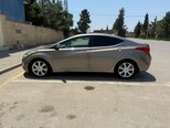 Hyundai Elantra-4