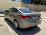 Hyundai Elantra-8