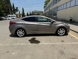 Hyundai Elantra-10