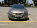 Hyundai Elantra-12