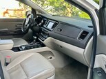 Kia Carnival-12
