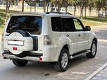 Mitsubishi Pajero-5