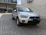 Mitsubishi Outlander-2