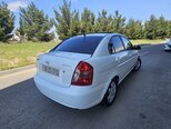 Hyundai Accent-11