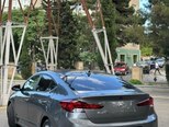 Hyundai Elantra-4