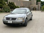 Volkswagen Passat-1